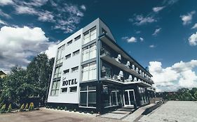 Зінедін Спорт-готель